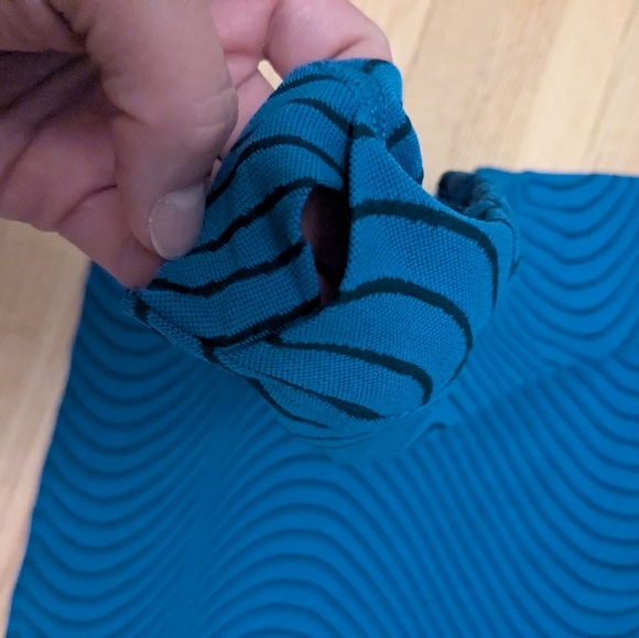 Athelta momentum Long Sleeve Shirt - Picture 4 of 5